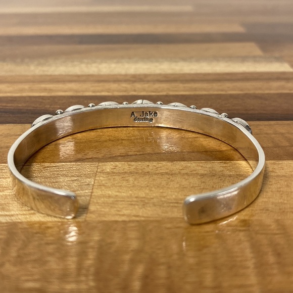 Navajo sterling bracelet cuff signed Albert Jake - Picture 2 of 9